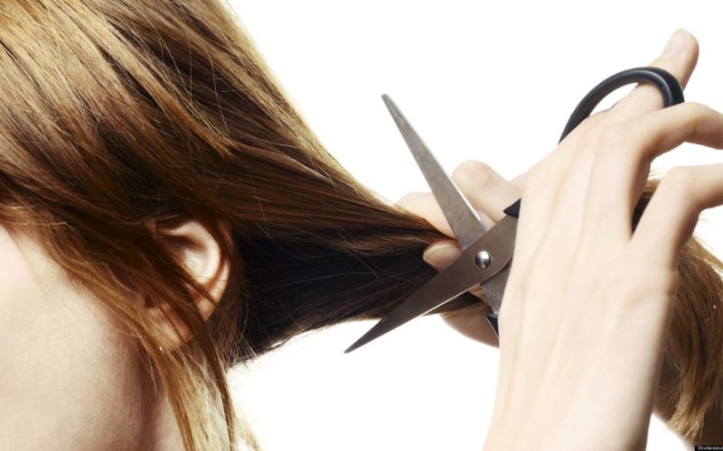 Giải mã thông điệp may rủi của giấc mơ thấy cắt tóc 