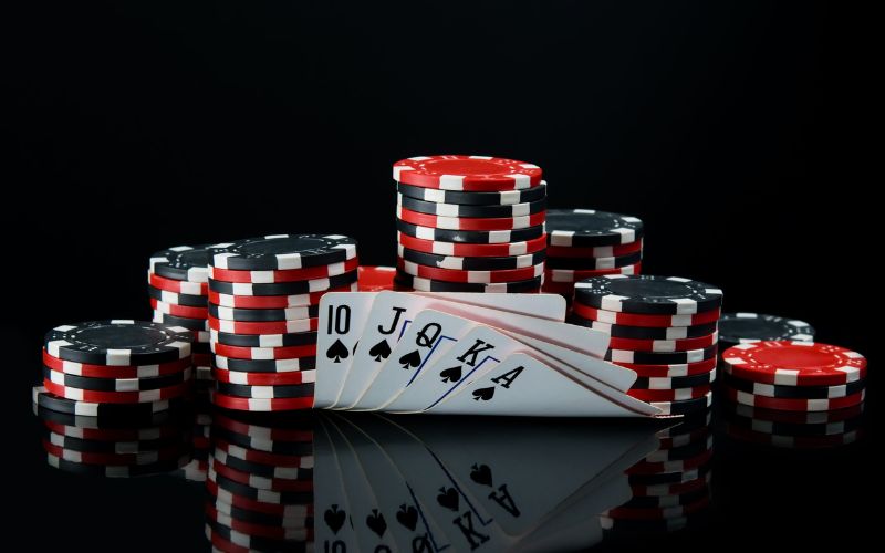 Chơi Poker 8Kbet chuẩn theo quy trình